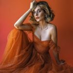 Alison-Brie-in-LadyGunn-Magazine-04