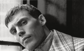 Sam Claflin en Man About Town Sam-Claflin-Man-About-Town-04