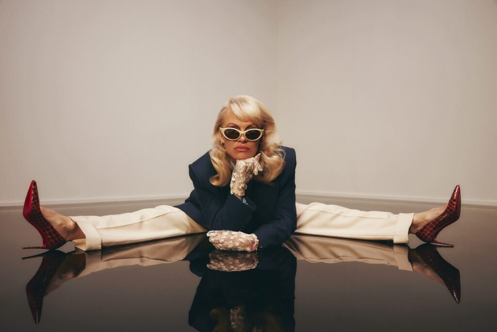 Pamela Anderson - ELLE EEUU 06