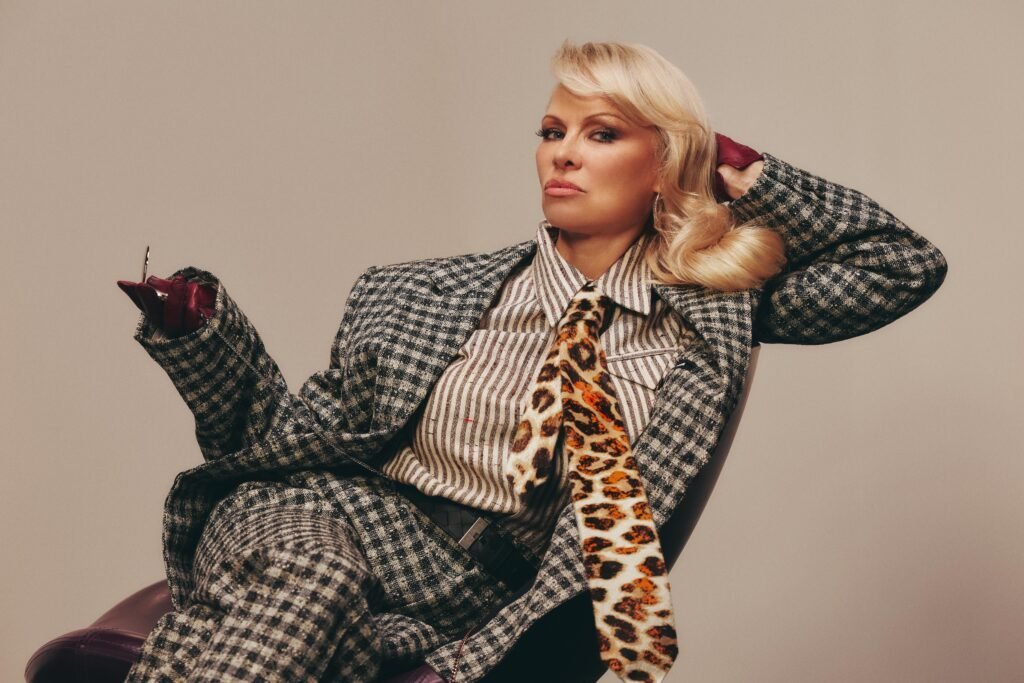 Pamela Anderson - ELLE EEUU 10