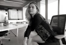 Lily James en Hollywood Authentic Lily James - Hollywood Authentic 05