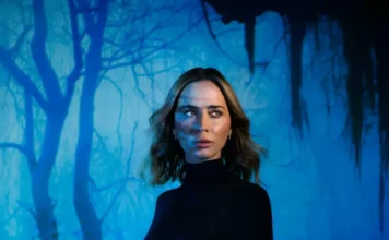 Emily Blunt en Entertainment Weekly Emily Blunt in Plum Scoop 02