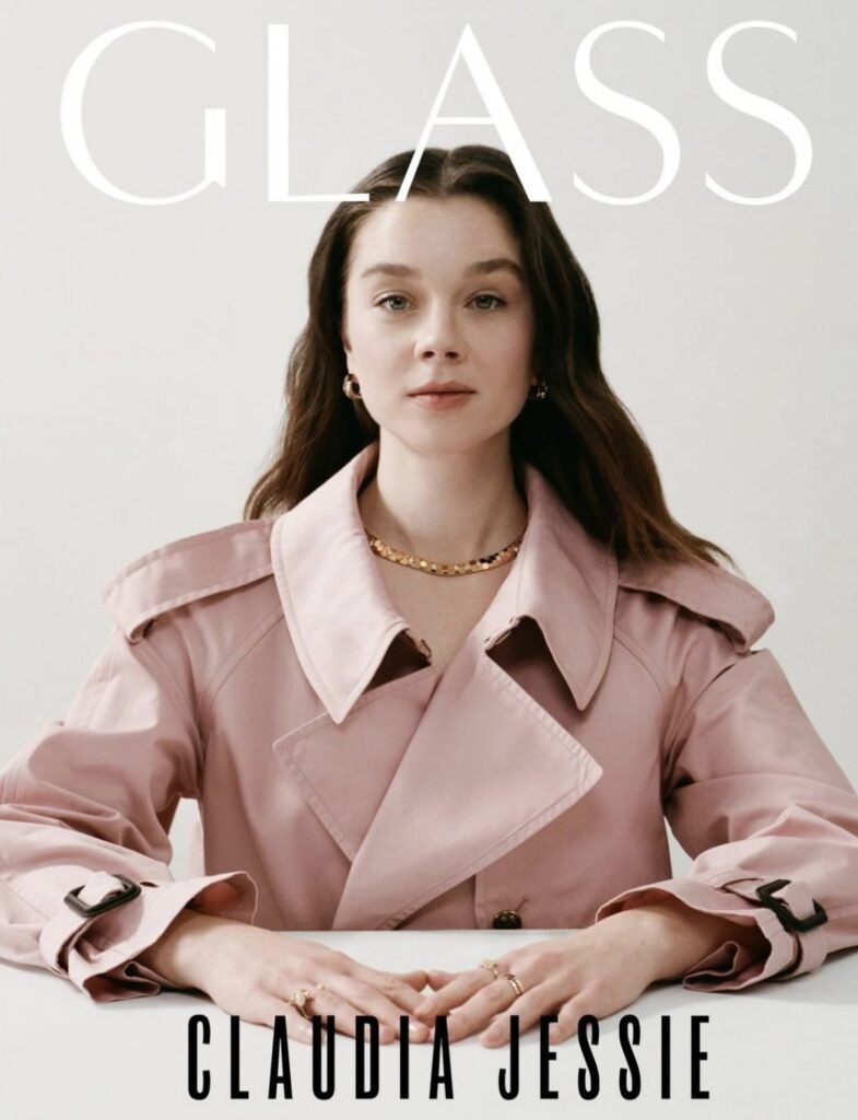 claudia-jessie-for-the-glass-magazine-may-08